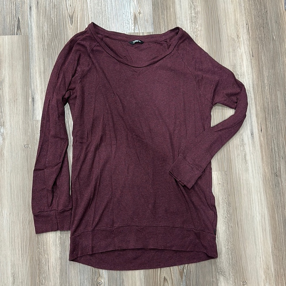 TNA Women Red Long Sleeve T-Shirt  size SMALL